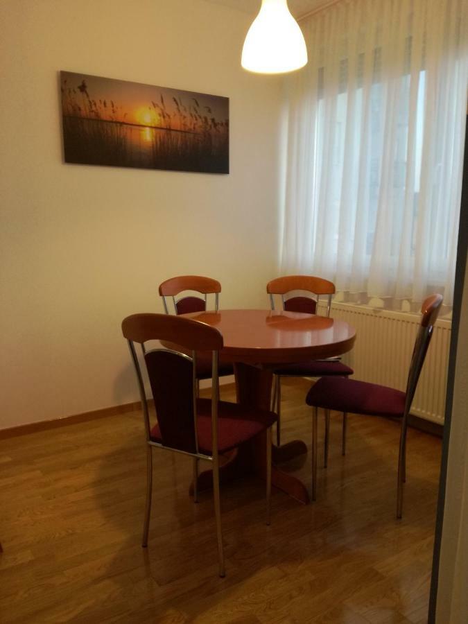 Apartman Ella Apartment ซาเกร็บ ภายนอก รูปภาพ